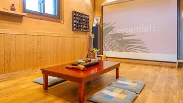 Basic Room, 1 Bedroom (Kitty) | 1 bedroom, free WiFi