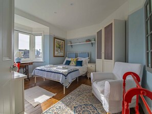 Unclassified image, 2 of 64, button