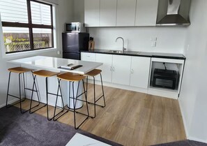 Fridge, microwave, oven, stovetop - Beautiful home away from home. (Longburn)