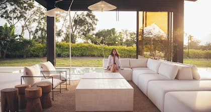Luxury Villa near Armenia Airport with Pool, Jacuzzi, Chef, Sleeps 12