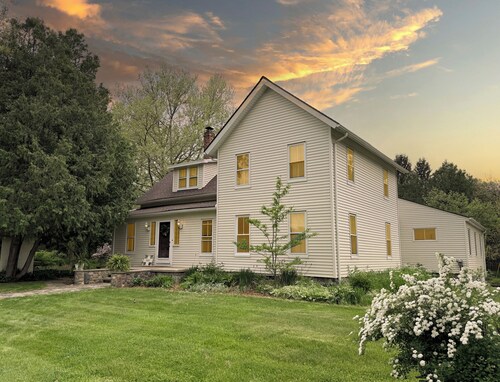 Charming 1896 farmhouse in Clarkston