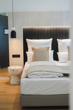 Standard Double Room | Desk, laptop workspace, soundproofing, free WiFi - Casa Cuatro Boutique Hotel - Adults Recommended (Chiclana de la Frontera)