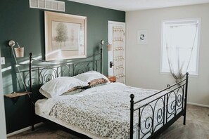 3 habitaciones, tabla de planchar con plancha, cuna de viaje y wifi