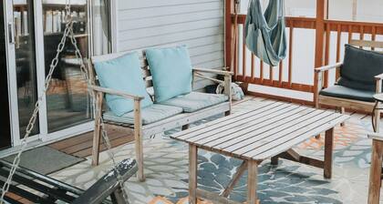 Spacious 3-Bedroom, 1.5-Bath Home in Central Maryland with Screened Porch & More