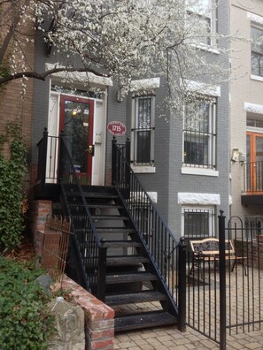 Exterior detail - Fully Stocked 1 Bedroom Centrally Located in Adams Morgan Near Great Restaurants (Washington)
