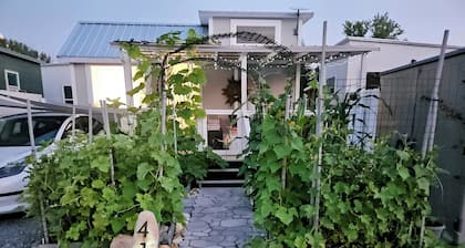 R & R's Modern Retreat