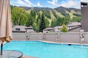 Pool - Ski-in/Ski-out to Baldy + Outdoor Pool (Ketchum)