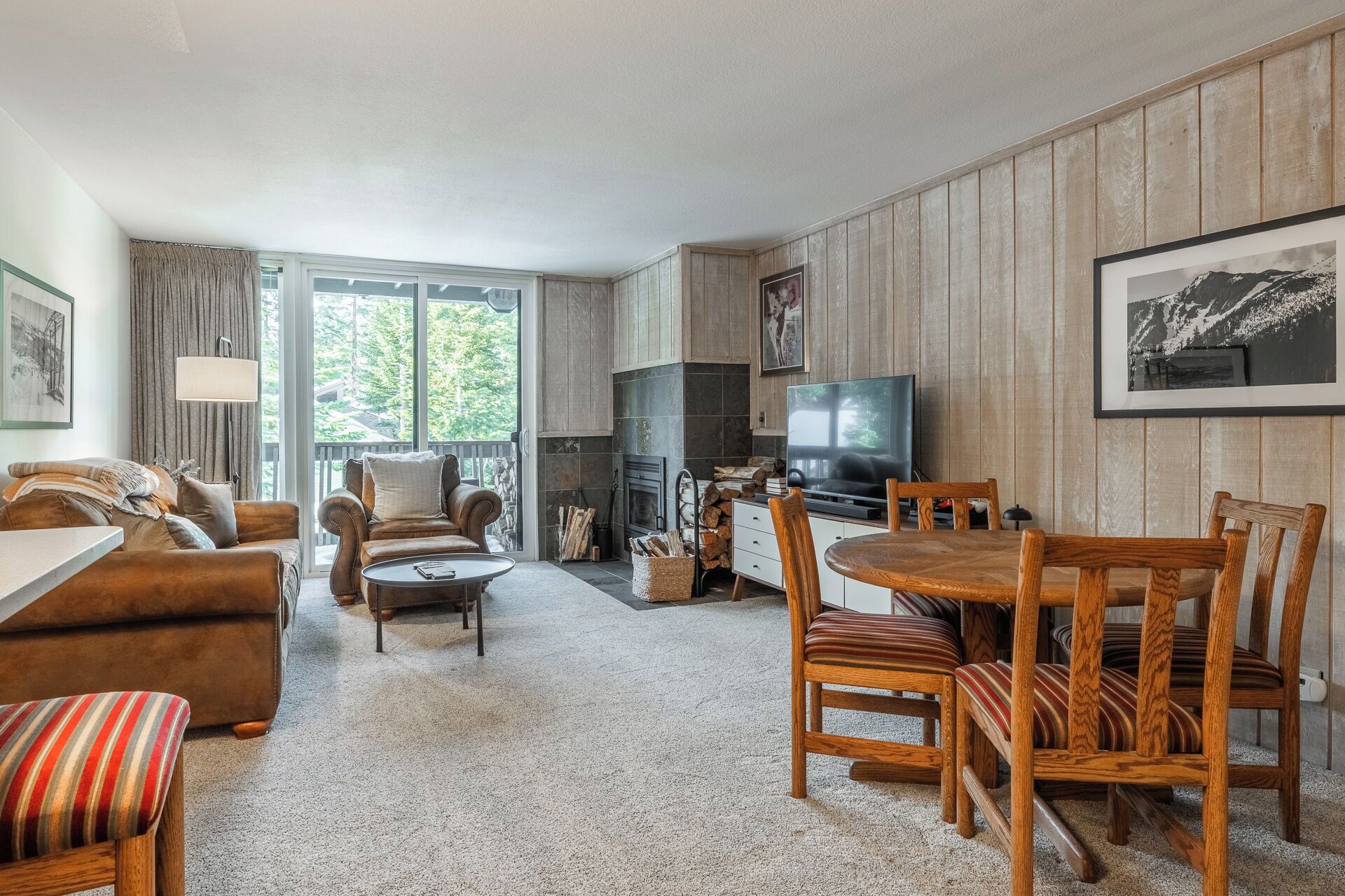 Crestview #3 Bldg C 1 Bedroom Plus Den /  2 Bathroom, Close To Town Shuttle And Walk To Village - Mammoth Mountain, CA