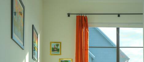 免费 WiFi、床单