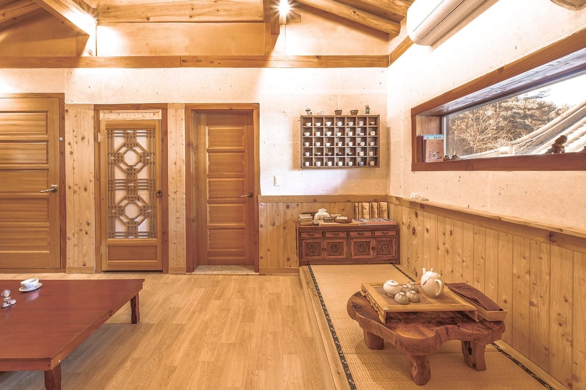 Basic-Zimmer, 1 Schlafzimmer (Folk Room) | 1 Schlafzimmer, kostenloses WLAN