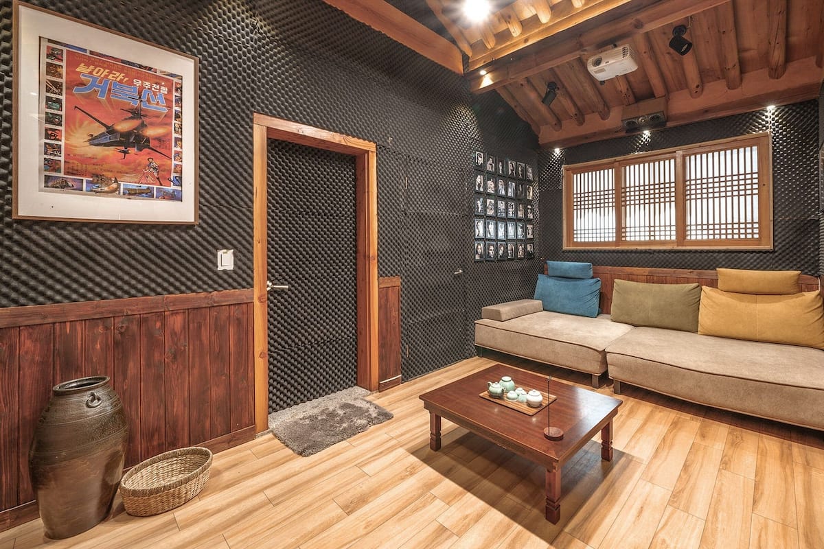 Basic-Zimmer, 1 Schlafzimmer (Cinema Room) | 1 Schlafzimmer, kostenloses WLAN