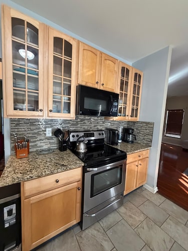 Value Packed! 6 bed home with garage in Charlotte