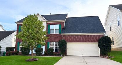Value Packed! 6 bed home with garage in Charlotte