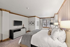 3 habitaciones, escritorio, tabla de planchar con plancha y wifi gratis