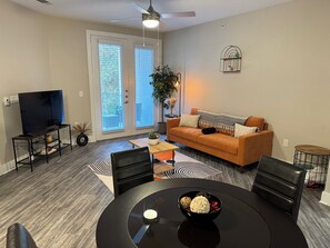 スマートテレビ、暖炉