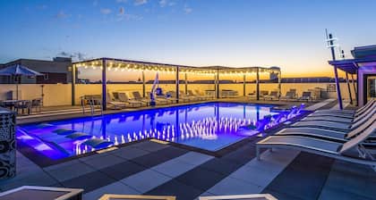 Charming 1-bedroom apartment in superb Addison with WiFi & a ton of amenities!