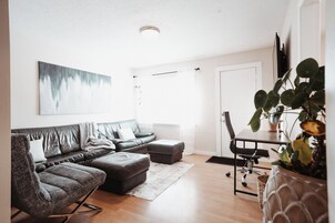 Casa familiar | Zona de estar | Una televisión de pantalla plana