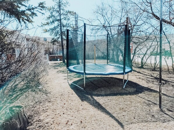 Children’s play area – outdoor