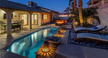 Relaxing Private Pool Home with Boat Parking; Walk to Lake; Close to Launch Ramp