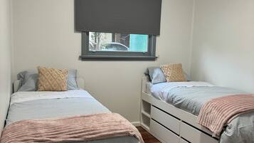 3 soverom, strykejern/-brett, wi-fi og sengetøy