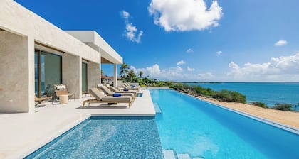 NEW Modern Luxury BeachFront with Infinity Pool