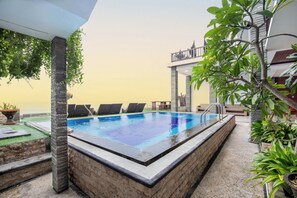 Piscina a l'aire lliure