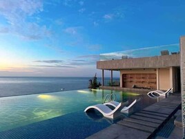 2 Außenpools, geöffnet von 06:00 Uhr bis 08:00 Uhr, Cabañas (kostenlos)