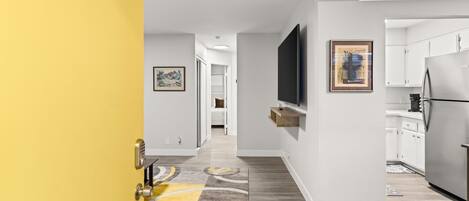 Kylskåp, mikrovågsugn, ugn och spishäll