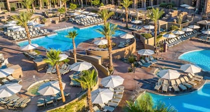 Charming villa in amazing Palm Desert with WiFi, AC, fitness room, and pools!!!