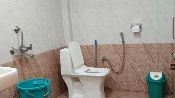 Comfort Double Room, Balcony, Valley View | Bathroom