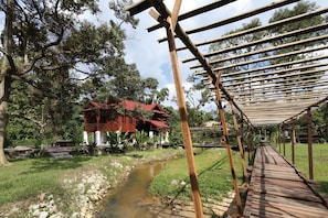 Luxury-Villa, Flussblick | 2 Schlafzimmer, Bügeleisen/Bügelbrett, kostenloses WLAN