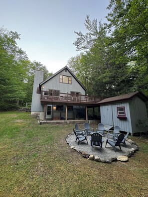 Exterior - Brookside 3 Level cabin with amenities near Mt Snow Ski - Fireplace 3 Full Baths (Wilmington)