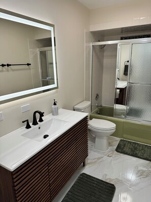 Haartrockner, Toilettenpapier