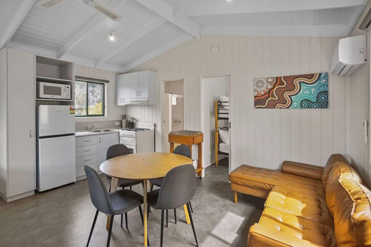 Family Cabin | Living area