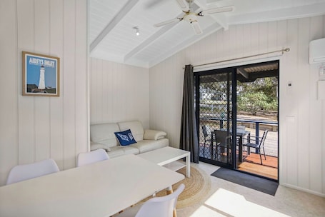 Family Cabin | Living area