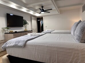 1 bedroom, bed sheets - Siesta Key Cottage – Best Value! Just Cross the Street to the Gulf! (Siesta Key)