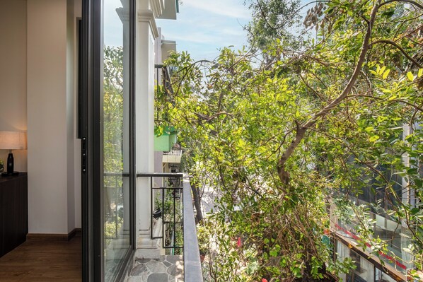 Executive Triple Room, Balcony, City View | Terrace/patio