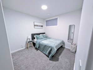 2 Schlafzimmer, Schreibtisch, Bügeleisen/Bügelbrett, kostenloses WLAN