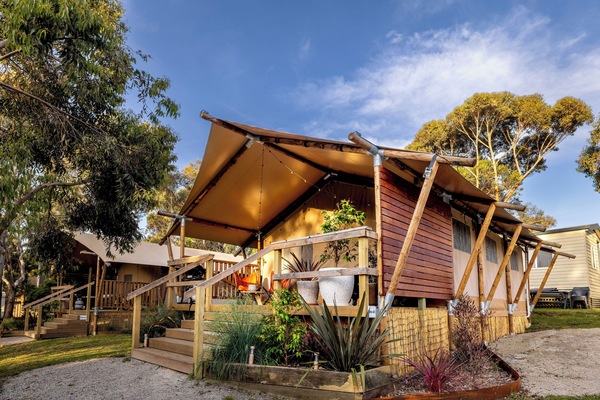 Superior Tent, Garden View | 2 bedrooms, bed sheets