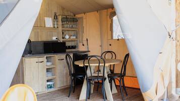 Superior Tent, Garden View