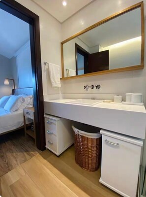 4 bedrooms, iron/ironing board, WiFi, bed sheets - Bela casa de 4 suítes no Cond. Residencial Praia do Forte;10 min da praia e vila (Açu da Torre)