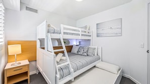 2 bedrooms, iron/ironing board, internet, bed sheets