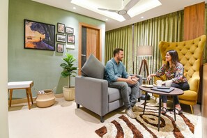 Lobby sitting area - Fabhotel Prime Swagatam International (Barasat)