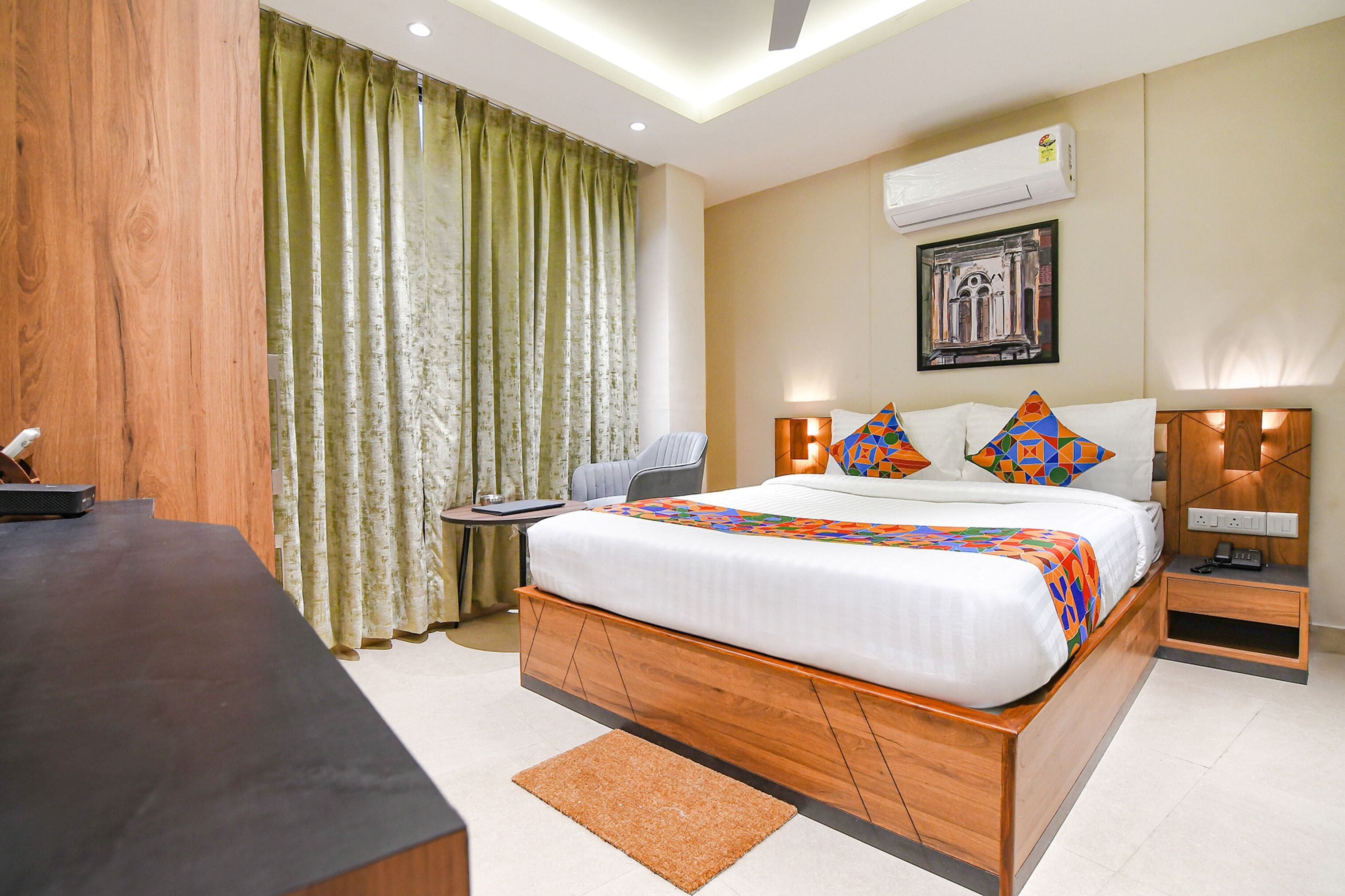 Deluxe Room | Egyptian cotton sheets, premium bedding, iron/ironing board, free WiFi