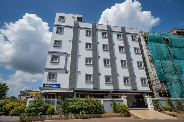 Fabhotel Ssr Ikon Suites - Hyderabad