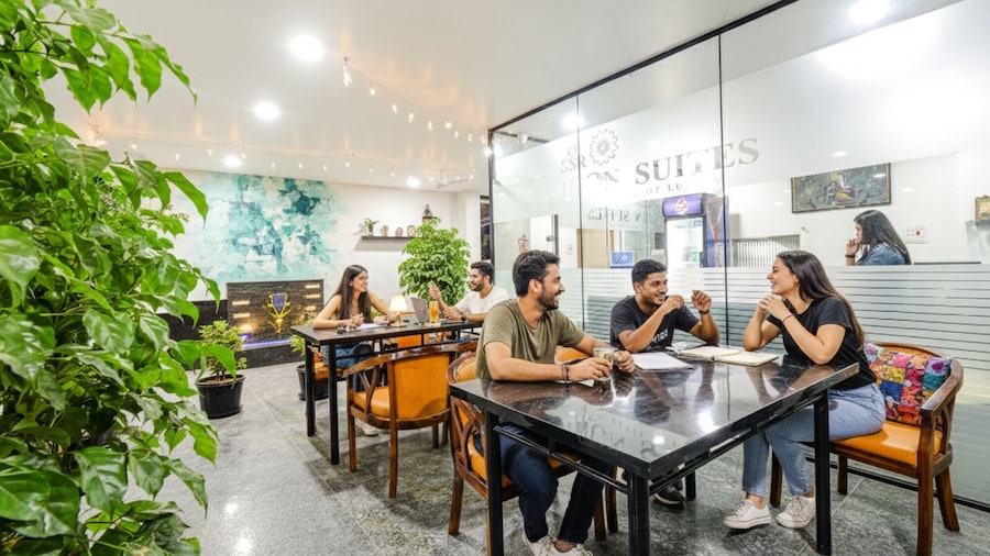 Fabhotel Ssr Ikon Suites