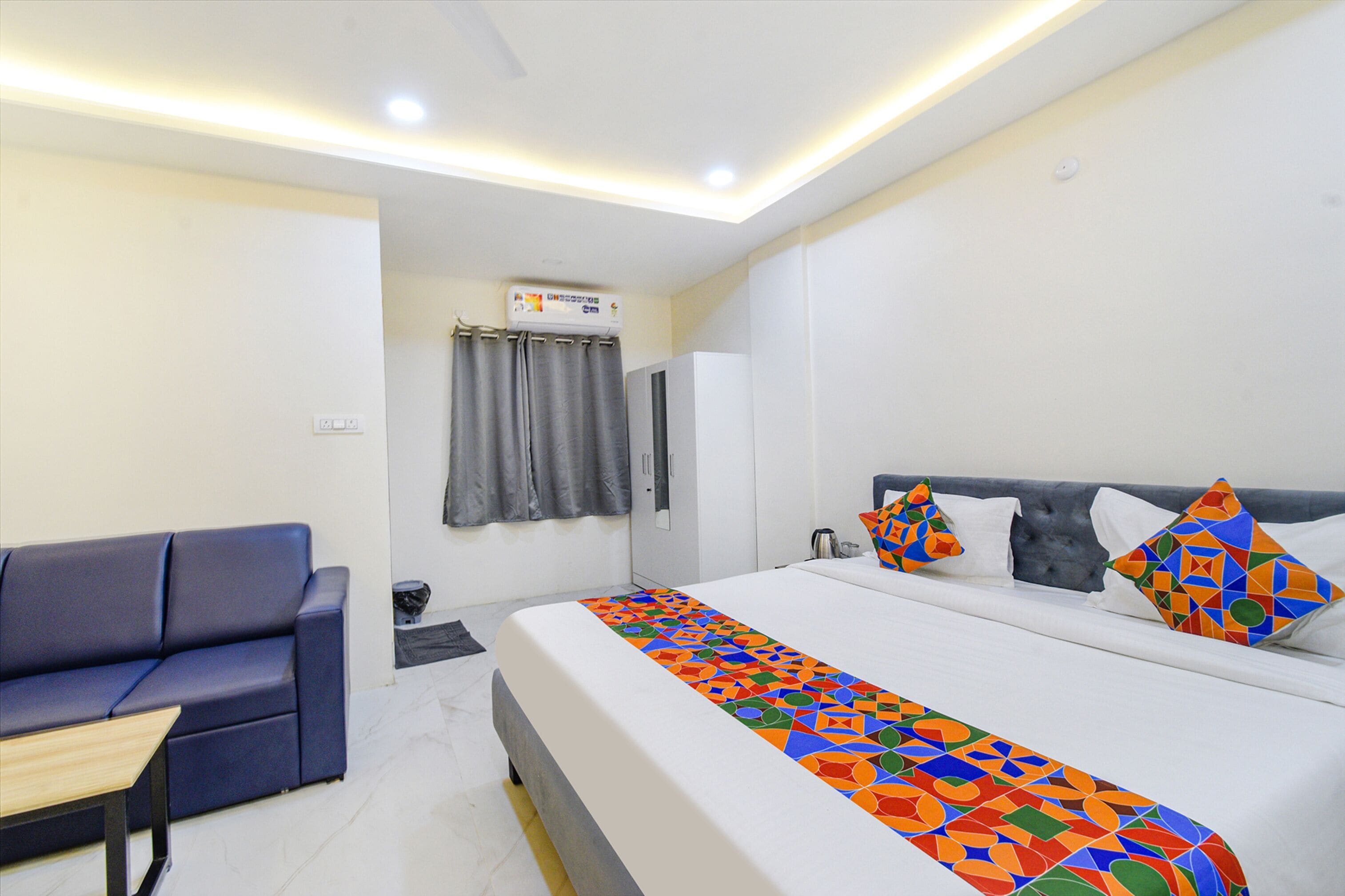 Foto - FabHotel SSR Ikon Suites - Nr Hyderabad Central University, Kondapur