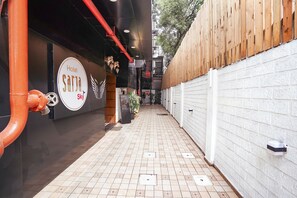 Parking - Fabhotel Sarja Sky (Nagpur)