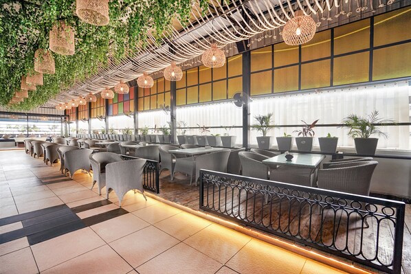 Restaurant - Fabhotel Sarja Sky (Nagpur)