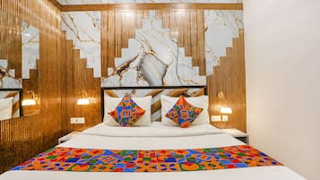 Deluxe Room | Egyptian cotton sheets, premium bedding, iron/ironing board, WiFi (free)